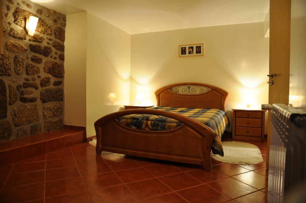 Casa Do Meio Da Vila Loriga Kültér fotó